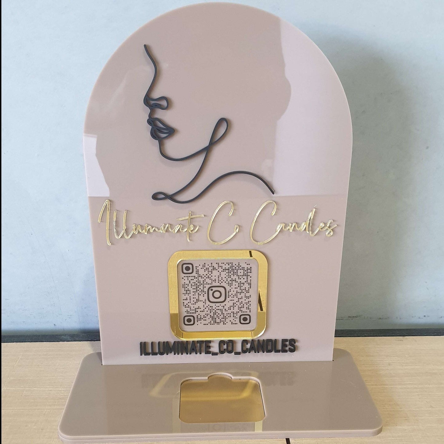 QR Code Arch Shape Business Stand FAME-ily Art