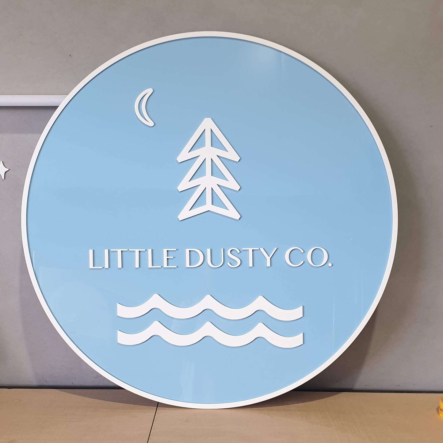 Round Business Signage FAME-ily Art