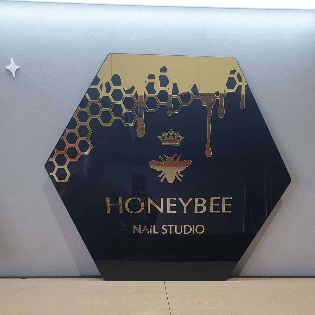 Round Business Signage FAME-ily Art